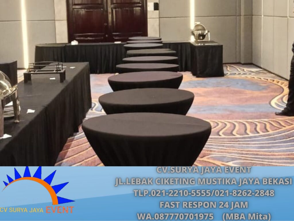 Menyewakan Meja Barstool Cover Tebar Hitam+Pita Event Hotel Nelayan