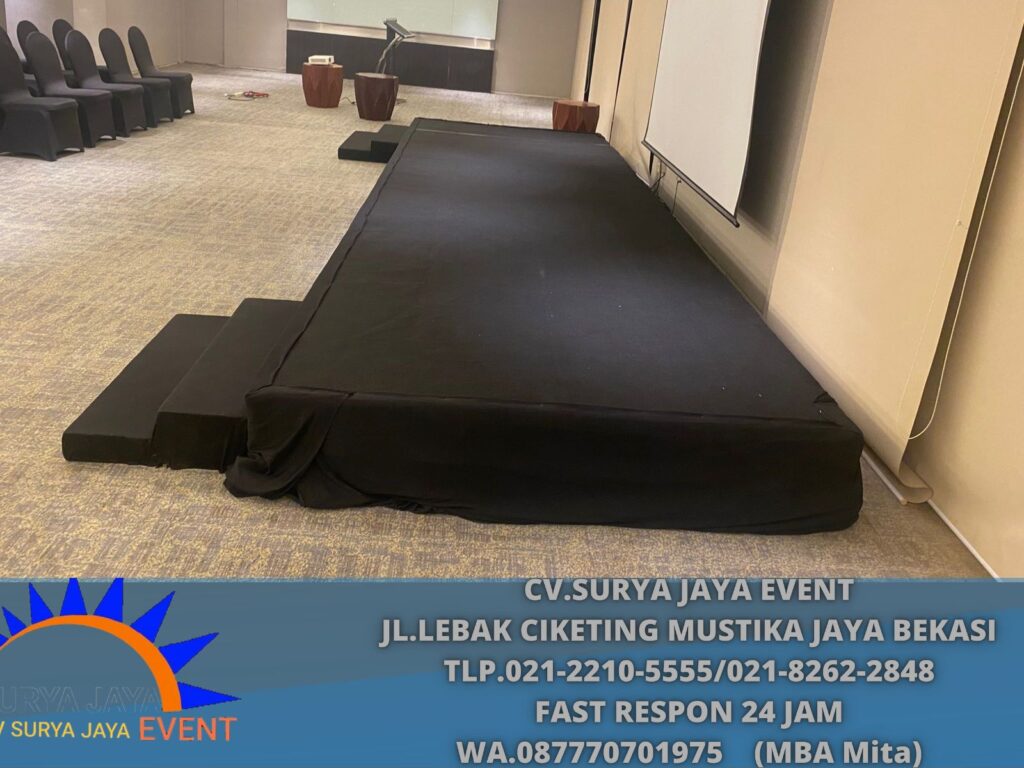 Sewa Panggung Tinggi 30cm karpet Hitam Jakarta