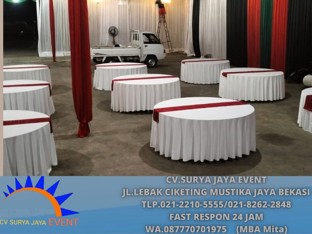 Rental Meja D 180cm Cover Tebar Putih Runner Merah Motif