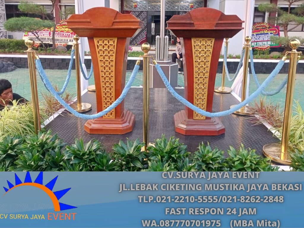 Sewa Tiang Pembatas Antri VIP Tali Bludru Biru Karawang